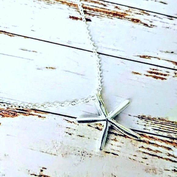 Jewelry - Shiny Starfish Necklace